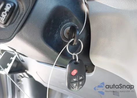 2018 Toyota Sienna Le 8 Passenger z USA, uszkodzony, nr VIN 5TDKZ3DC5JS902419